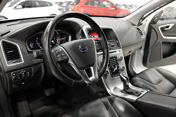Volvo XC60 10 of 28