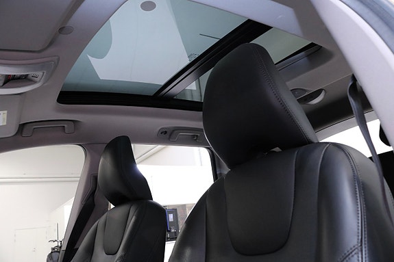 Volvo XC60 16 of 28