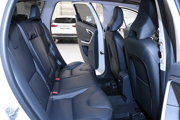 Volvo XC60 18 of 28