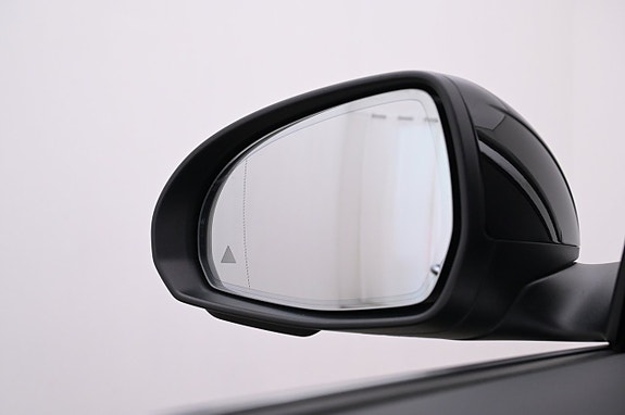 Mercedes-Benz C300 23 of 27
