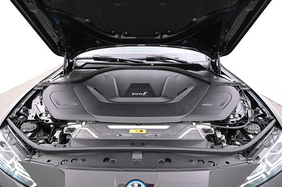 BMW i4 26 of 27