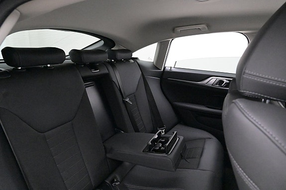 BMW i4 18 of 27