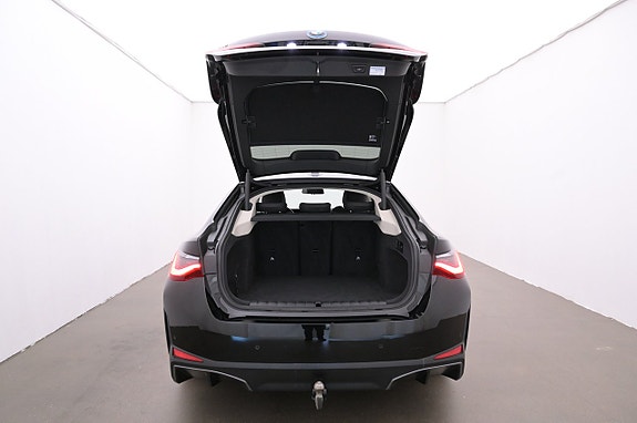 BMW i4 20 of 27