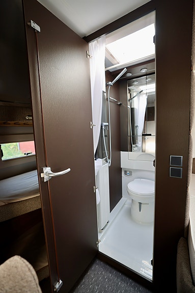 Adria Alpina 663 UK 4 of 16