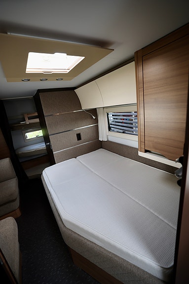 Adria Alpina 663 UK 3 of 16