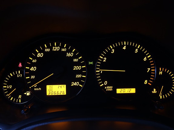 Toyota Avensis 15 of 17