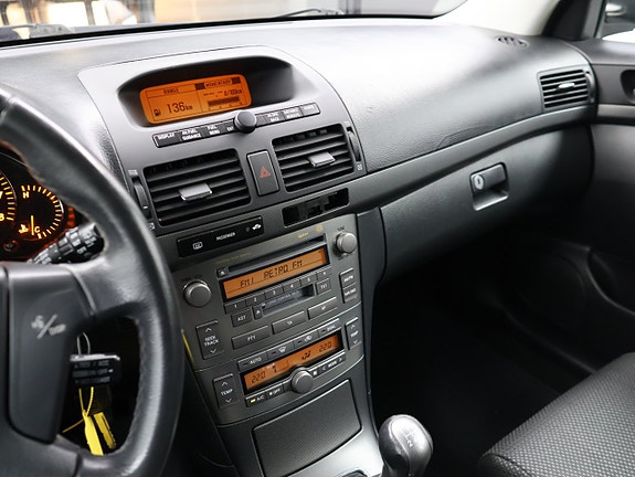 Toyota Avensis 14 of 17