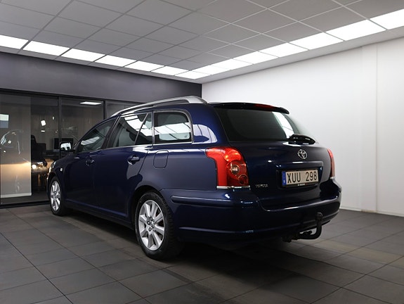 Toyota Avensis 10 of 17