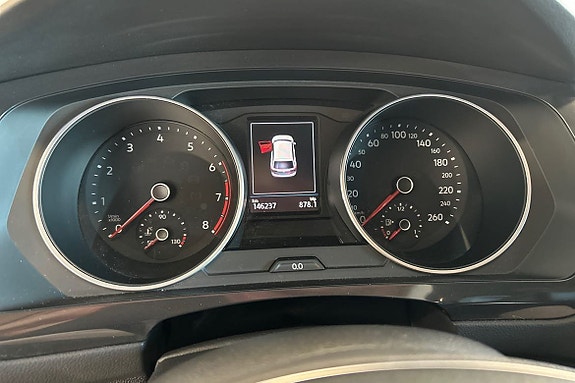 Volkswagen Tiguan 16 of 21