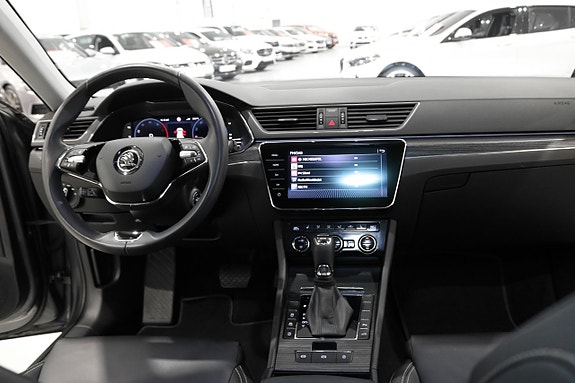 Skoda Superb 13 of 30