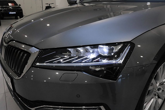 Skoda Superb 8 of 30