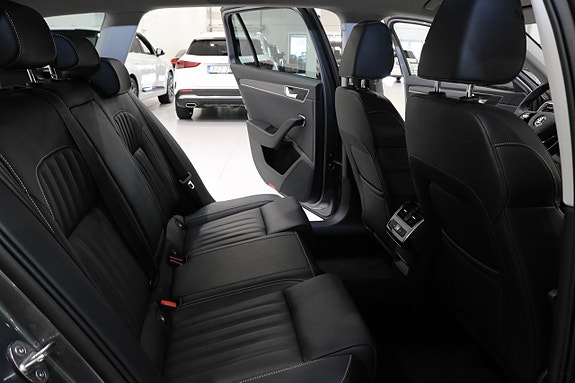 Skoda Superb 16 of 30