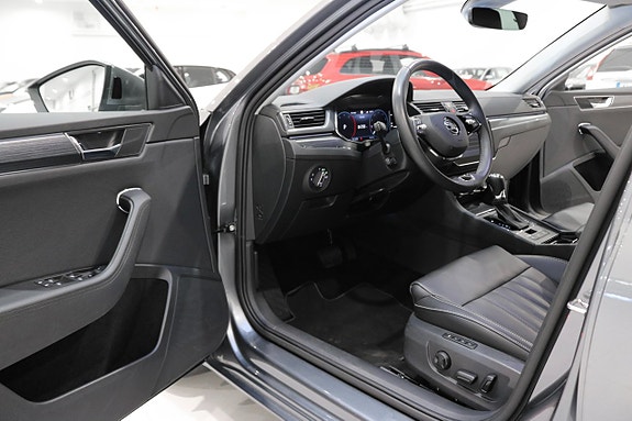 Skoda Superb 10 of 30