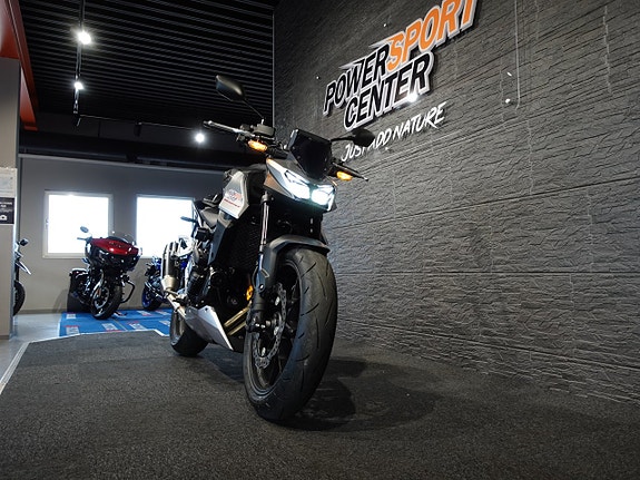 Honda CB750 Hornet E-Clutch *Ränta: 0% - 3,95%* 3 of 5