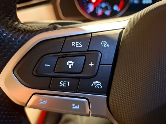 Volkswagen Passat Alltrack 8 of 13