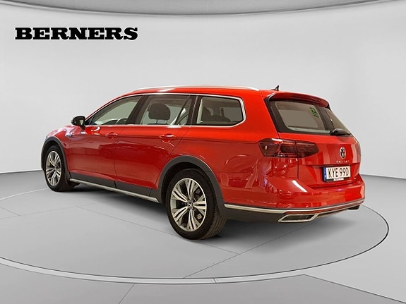 Volkswagen Passat Alltrack 3 of 13