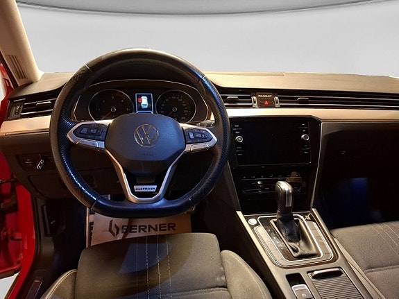 Volkswagen Passat Alltrack 11 of 13
