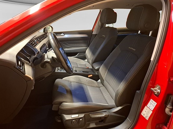 Volkswagen Passat Alltrack 4 of 13