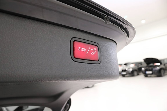 Mercedes-Benz C300 18 of 28