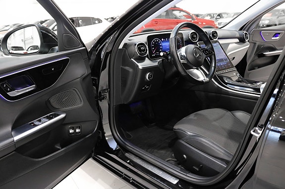 Mercedes-Benz C300 10 of 28