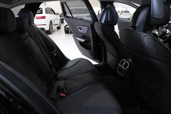 Mercedes-Benz C300 16 of 28