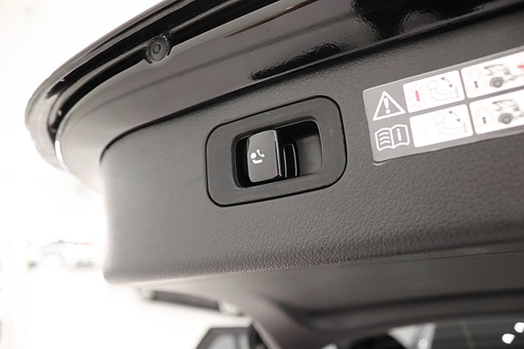 Mercedes-Benz C300 19 of 28