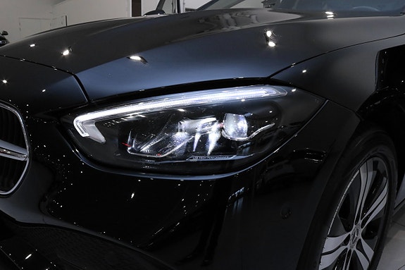 Mercedes-Benz C300 8 of 28