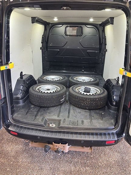 Ford Transit Custom 2 of 4