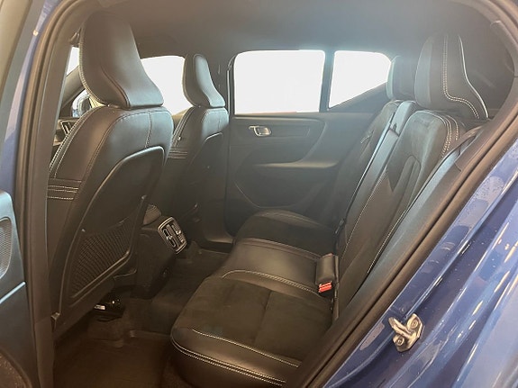 Volvo XC40 13 of 22