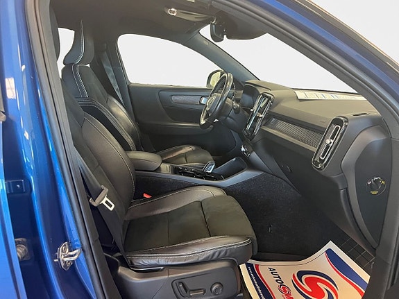 Volvo XC40 15 of 22