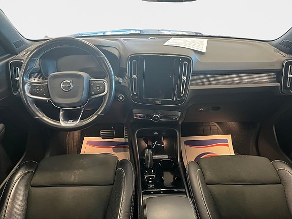 Volvo XC40 10 of 22