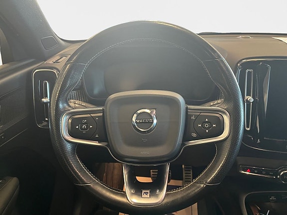 Volvo XC40 12 of 22