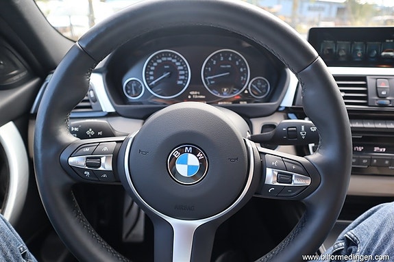 BMW 330e 7 of 19
