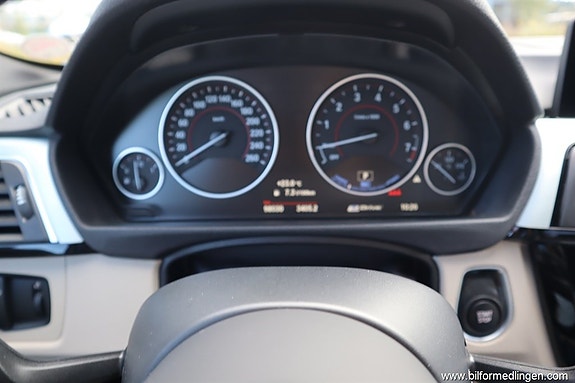 BMW 330e 8 of 19