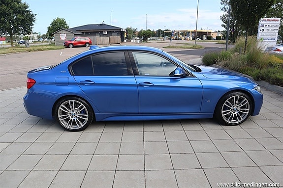 BMW 330e 14 of 19