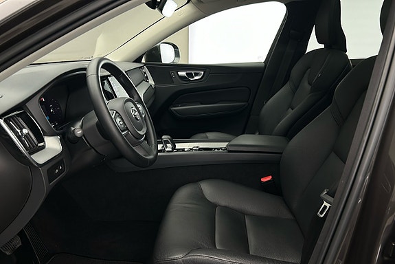 Volvo XC60 10 of 30