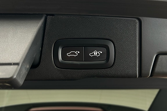Volvo XC60 15 of 30