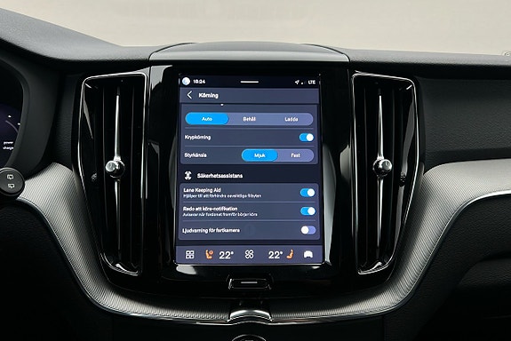 Volvo XC60 26 of 30