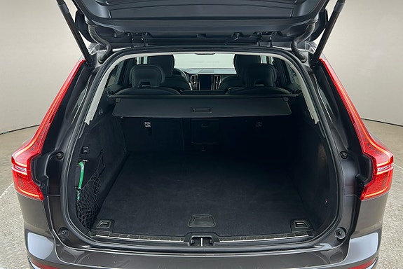 Volvo XC60 14 of 30