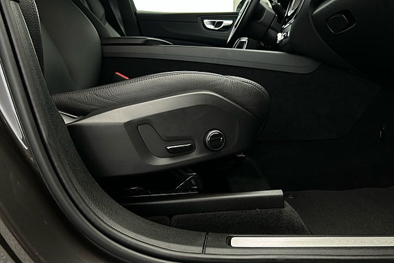 Volvo XC60 21 of 30