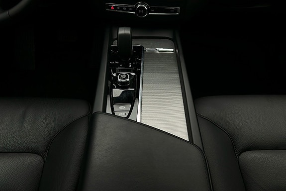 Volvo XC60 9 of 30