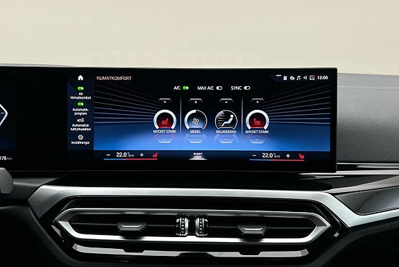 BMW i4 21 of 28