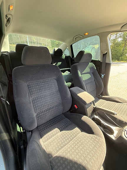 Volkswagen Passat 21 of 22