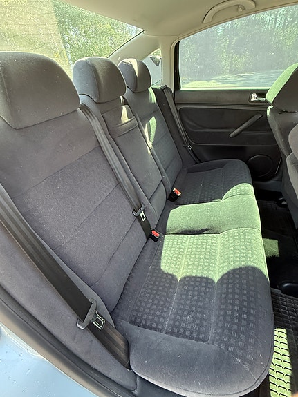 Volkswagen Passat 19 of 22