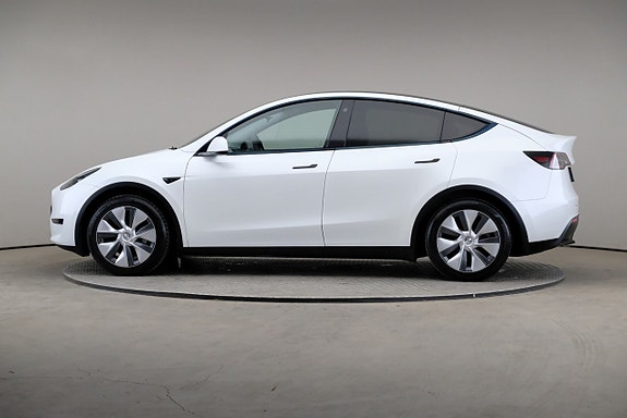 Tesla Model Y 4 of 27