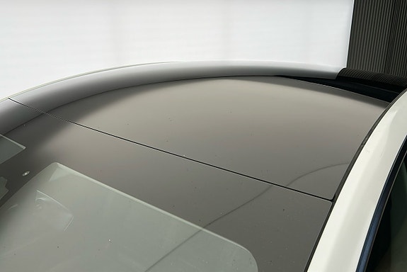 Tesla Model Y 18 of 27