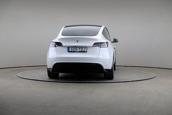 Tesla Model Y 5 of 27