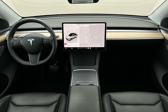 Tesla Model Y 6 of 27