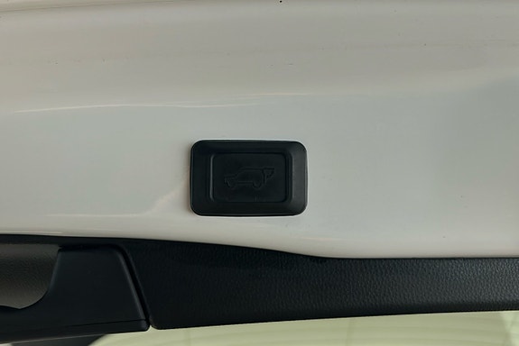 Toyota RAV4 Plug-in Hybrid 15 of 27