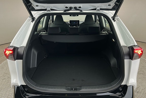 Toyota RAV4 Plug-in Hybrid 14 of 27
